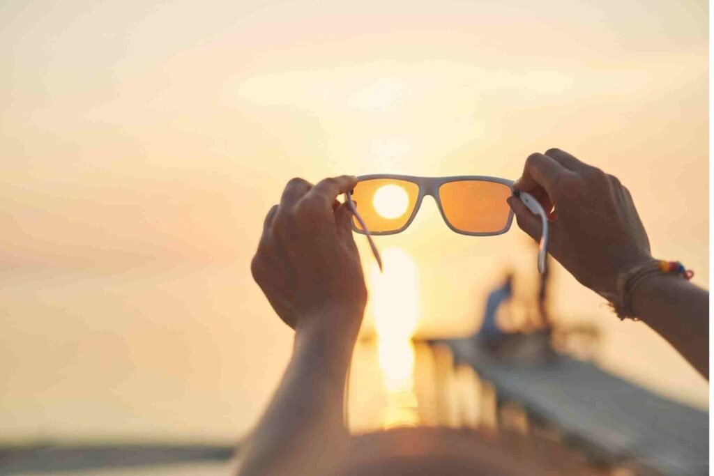 How Prolonged Sunlight Exposure Affects Retina Health in Summer